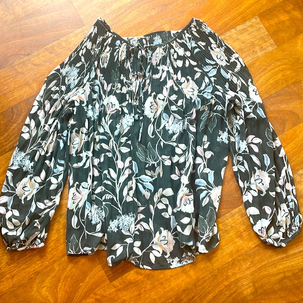 BNWOT Lauren Conrad floral sheer light blouse. - Picture 15 of 15